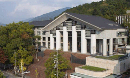 東北藝術工科大學留學