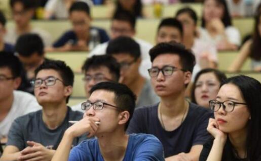美國大學為什么要對中國留學生高收費？